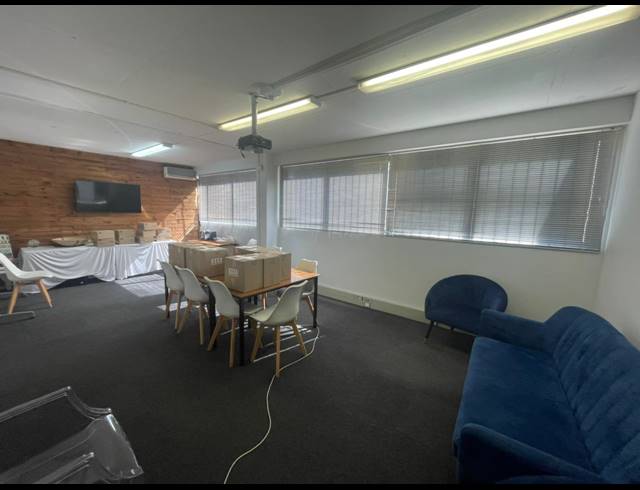 589M² WAREHOUSE TO LET IN RIVERHORSE VALLEY
